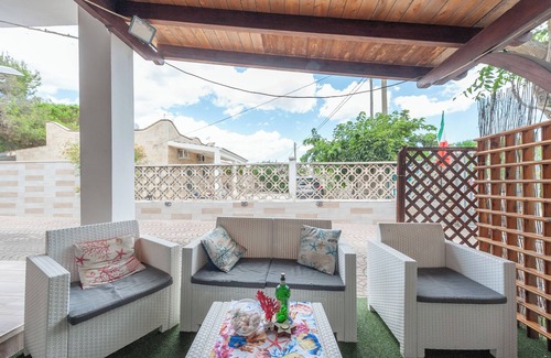 Manduria Apartment | Room 'Camera 4' with Shared Garden, Wi-Fi and Air Conditioning