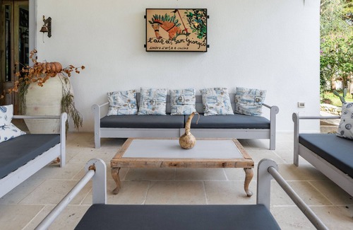 Vignacastrisi Apartment | Room 'Camelia 1' with Shared Terrace, Wi-Fi and Air Conditioning