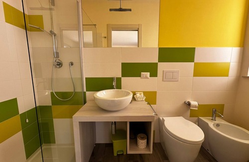 Modica Villa | Room 'Camera Limone' with Shared Pool, Wi-Fi and Air Conditioning
