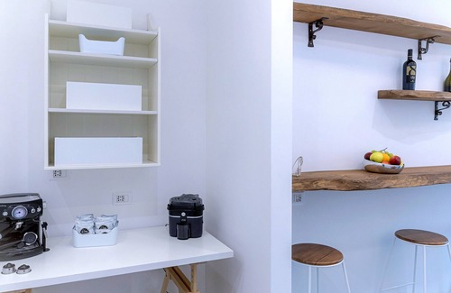 Ercolano Apartment | Room 'Camera Superior Con Balcone' with Mountain View, Wi-Fi and Air Conditioning