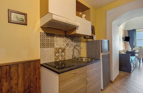 Meta Apartment | Room 'Caruso' with Shared Terrace, Wi-Fi and Air Conditioning