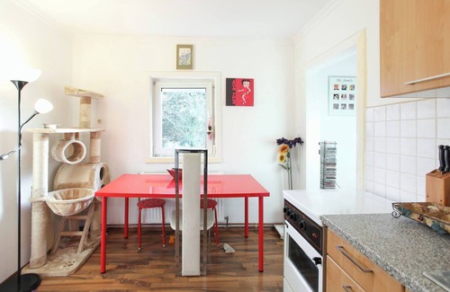 Hutteldorf House | Room-charming Vienna Retreat With Garden