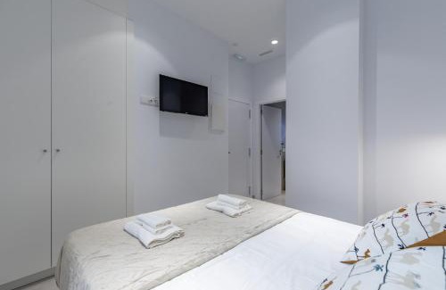 La Petxina House | Convenient Room Near City Centre with Family Amenities