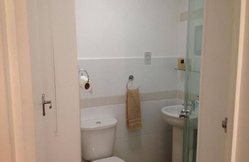 Harlington House | Cozy Family Room with Fast Wifi and Spa Amenities