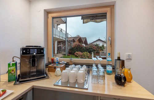 Bad Bellingen Apartment | Room 'Doppelzimmer 4 - Spätburgunder' with Shared Terrace, Shared Garden and Wi-Fi