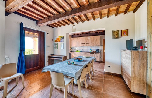 Montefalco Apartment | Room 'Esimio' with Shared Garden, Wi-Fi and Air Conditioning
