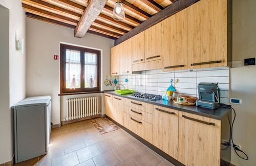 Montefalco Apartment | Room 'Esimio' with Shared Garden, Wi-Fi and Air Conditioning