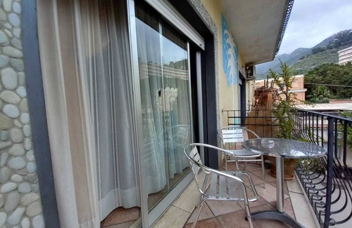 Villagonia Apartment | Room 'Family Con Vista' with Balcony, Wi-Fi and Air Conditioning