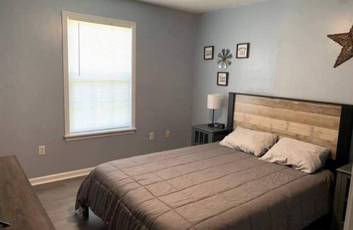 Northport House | Room for Everybody: Guest Rated 10/10 with Pool & Kitchen