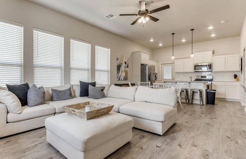 Norman House | Spacious 4 Bedroom Retreat with Pool & Kid-Friendly Amenities