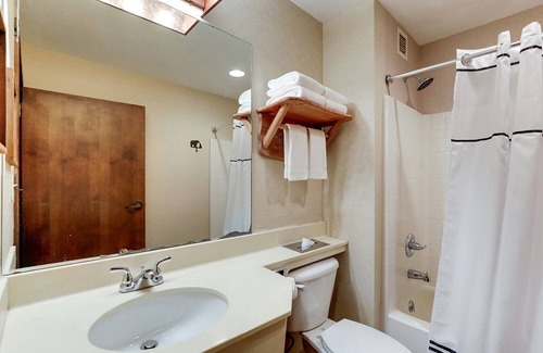 Johnston Hotel | Perfect Suite for Families: King Bunk Bed at Stoney Creek