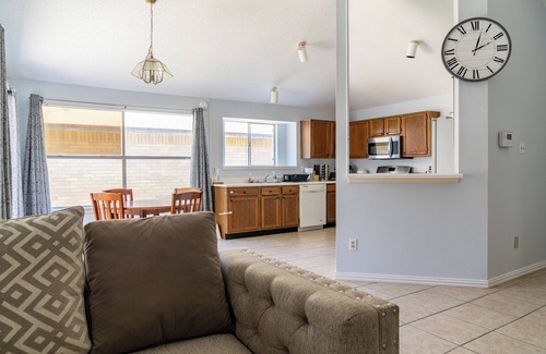 Round Rock House | Perfect Getaway for Pets and Families with Free Drinks!
