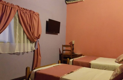 Granada Hotel | Scenic Lakefront Room with Spa and Pet-Friendly Amenities