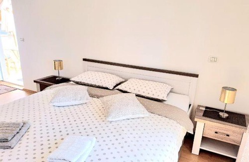 Rovinjsko Selo Apartment | Room Gabi: Guest Rated 10/10 with Family-Friendly Amenities