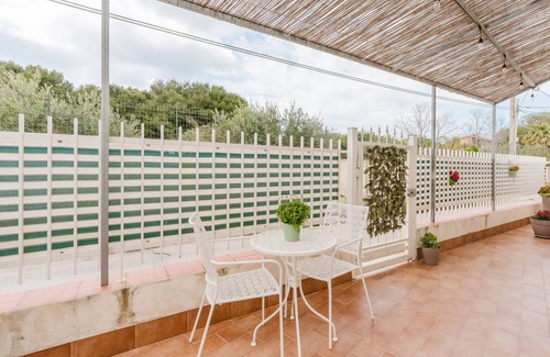Marsala Apartment | Room 'Giovanna' with Shared Terrace, Wi-Fi and Air Conditioning