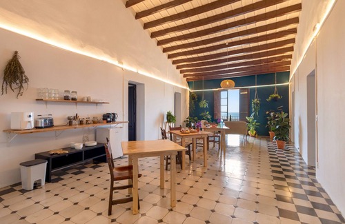 Tordera Apartment | Room 'Habitaciòn 1' with Sea View, Shared Terrace and Wi-Fi