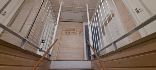 Kaarina House | Cozy Room in Furnished Apartment with Kitchen Access