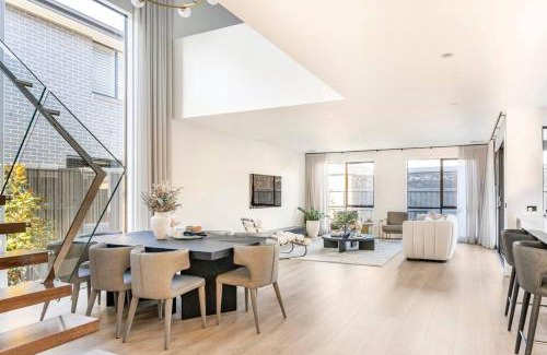 Maddela Apartment | Room in a Modern Home in keysborough