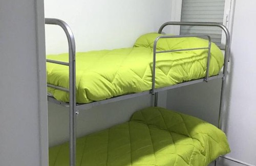 San Isidro House | Budget-Friendly Room in Apartment - Habitacion 07 Triple