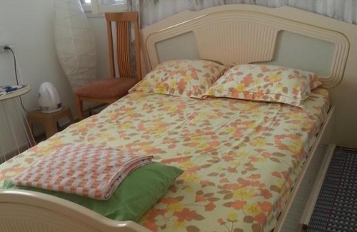 Bat Yam House | Cozy Room in Apartment on Balfour with Kitchen Access
