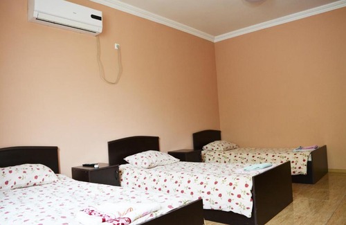 Kvareli House | Cozy Triple Room at BB in Kvareli, Georgia