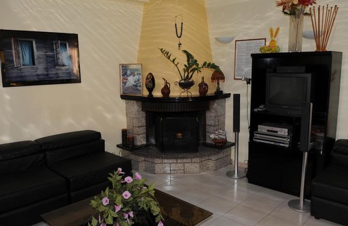 Neos Marmaras House | Cozy Room at Hotel Petunia in Beautiful Neos Marmaras