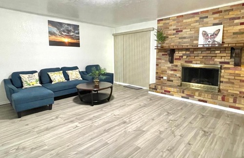 Plano House | Cozy Room in Downtown Plano - Family-Friendly Stay
