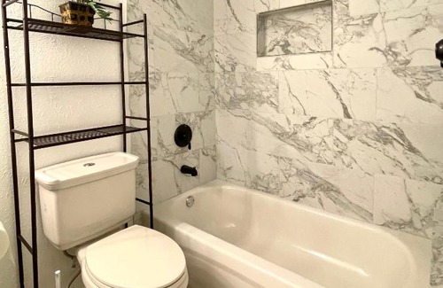 Plano House | Cozy Room in Downtown Plano - Family-Friendly Stay