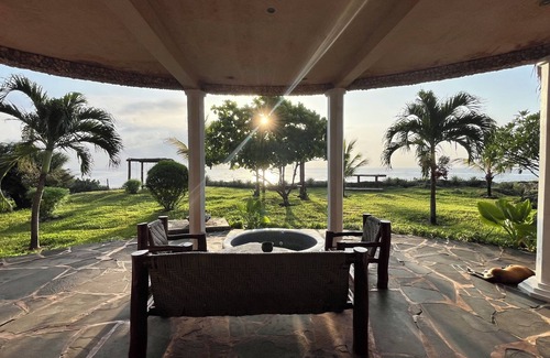 Shimoni Villa | Inviting Dolphin Suite with Ocean View & Spa Amenities