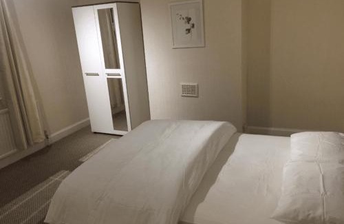 Aylestone House | Room in Guest room - Large Room in Leicester