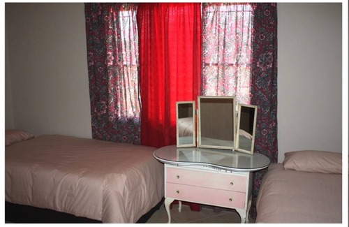 Lephalale House | Cozy Room in Old Farmhouse - Ideal for Families in Limpopo