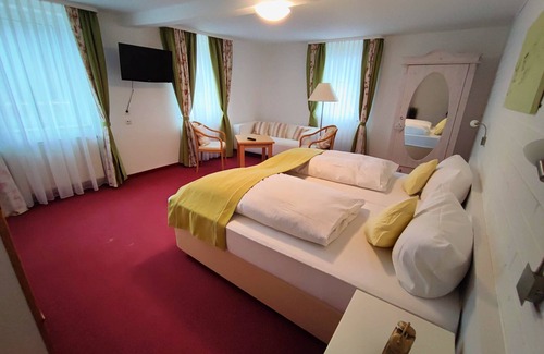 Hundsbach Bed & Breakfast | Cozy Pension Forelle Double Room - Family-Friendly Retreat