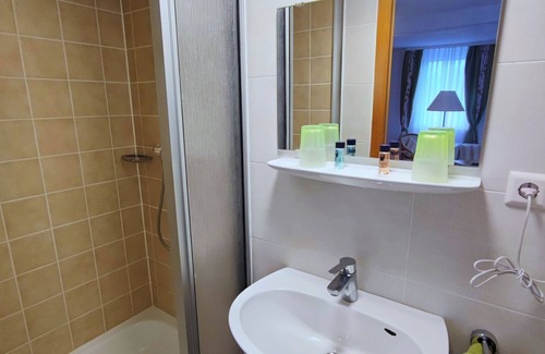 Hundsbach Bed & Breakfast | Cozy Pension Forelle Double Room - Family-Friendly Retreat