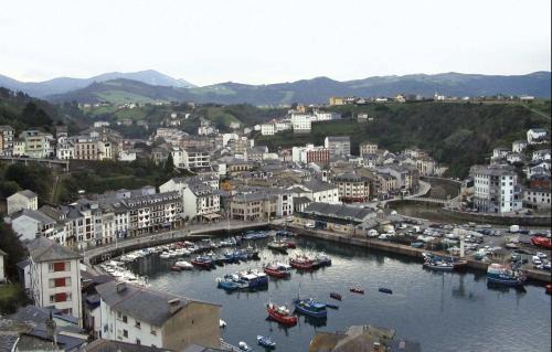 Luarca House | Comfortable Rooms at Pension Oria - Ideal for Families