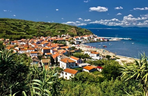 Gornje selo Bed & Breakfast | Comfortable Room in Susak with Air Conditioning and WIFI