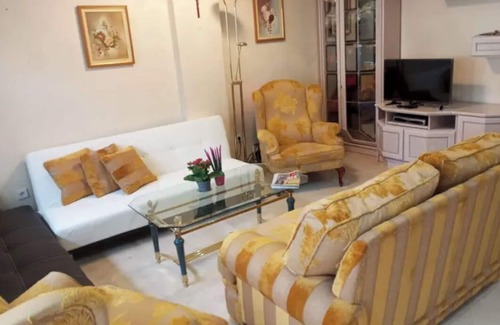 Benalua Bed & Breakfast | Room in the center of Alicante near the beach.