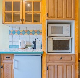 Arenes Romaines - Saint-Martin-du-Touch Apartment | Cozy Studio Near Airbus in Toulouse - Family-Friendly Stay