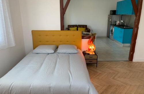 Arenes Romaines - Saint-Martin-du-Touch Apartment | Cozy Room in Toulouse - Family-Friendly Comfort Awaits