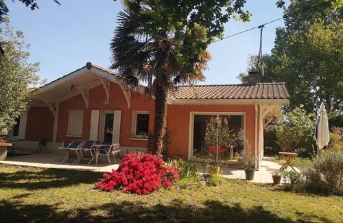Le Barp Villa | Inviting Villa Room for Rent near Bassin d'Arcachon