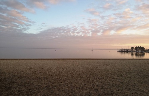 Le Barp Villa | Inviting Villa Room for Rent near Bassin d'Arcachon