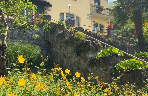 Perledo Villa | Cozy Villa Retreat with Private Bathroom and Kitchen