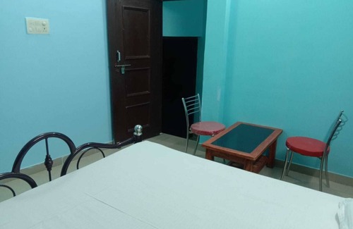 Mohangarh House | Cozy Room at Janardan Homestay with Breakfast in Lucknow