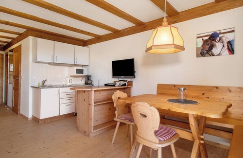 Waggershausen Apartment | Room 'Junior Suite 2' with Mountain View, Shared Garden and Wi-Fi