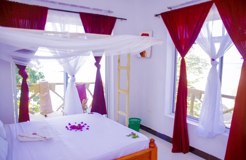 Nungwi Bed & Breakfast | Cozy Room K: Sea View Flat for 2-3 Guests with Amenities