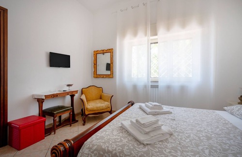 Municipio 5 Bed & Breakfast | Room 'King' with Shared Terrace, Wi-Fi and Air Conditioning