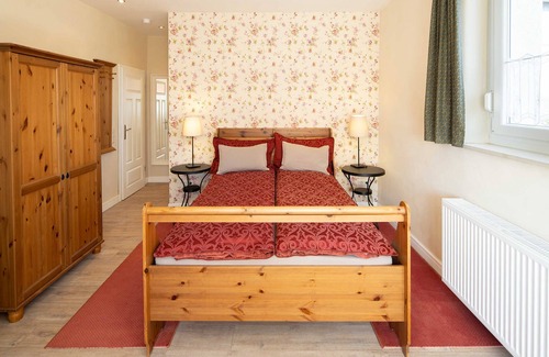 Bad Wildungen Bed & Breakfast | Comfortable Kleiber Room at Old Castle Brewery B&B