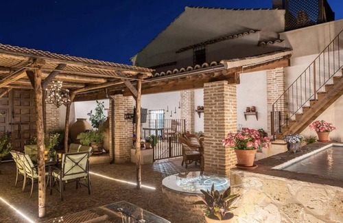 Noves Apartment | Room 'María' with Shared Pool, Shared Terrace and Wi-Fi