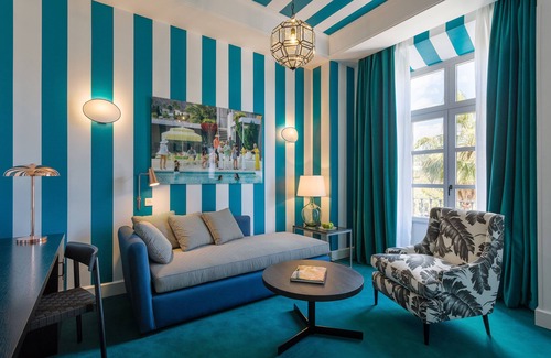 Ensanche Centro Hotel | Elegant Room Mate Valeria Hotel with Pool & Spa Amenities