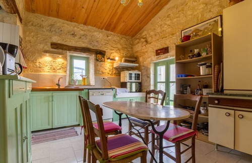 Tournecoupe House | Experience Room MAUVE at Saint Roch with Heated Pool
