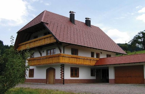 Oberharmersbach Apartment | Cozy Farmer's Room with Breakfast & Child-Friendly Amenities